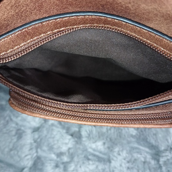 Brown Sling Bag Crossbody Bag For Women - Picture 14 of 16